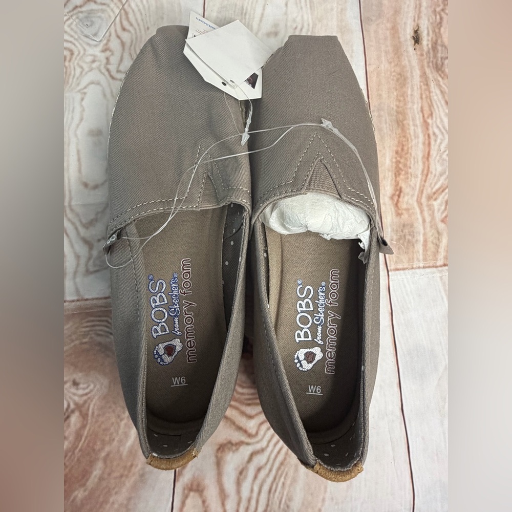 NWT BOBS by Skechers Memory Foam Slip-On Shoes Taupe Espadrille Casual Size 6W - Picture 6 of 6